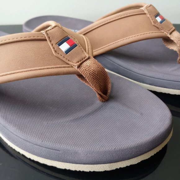 Tommy Hilfiger Men\'s Serio Lightweight Flip Flop Sandals in Nice Light Natural main image 9